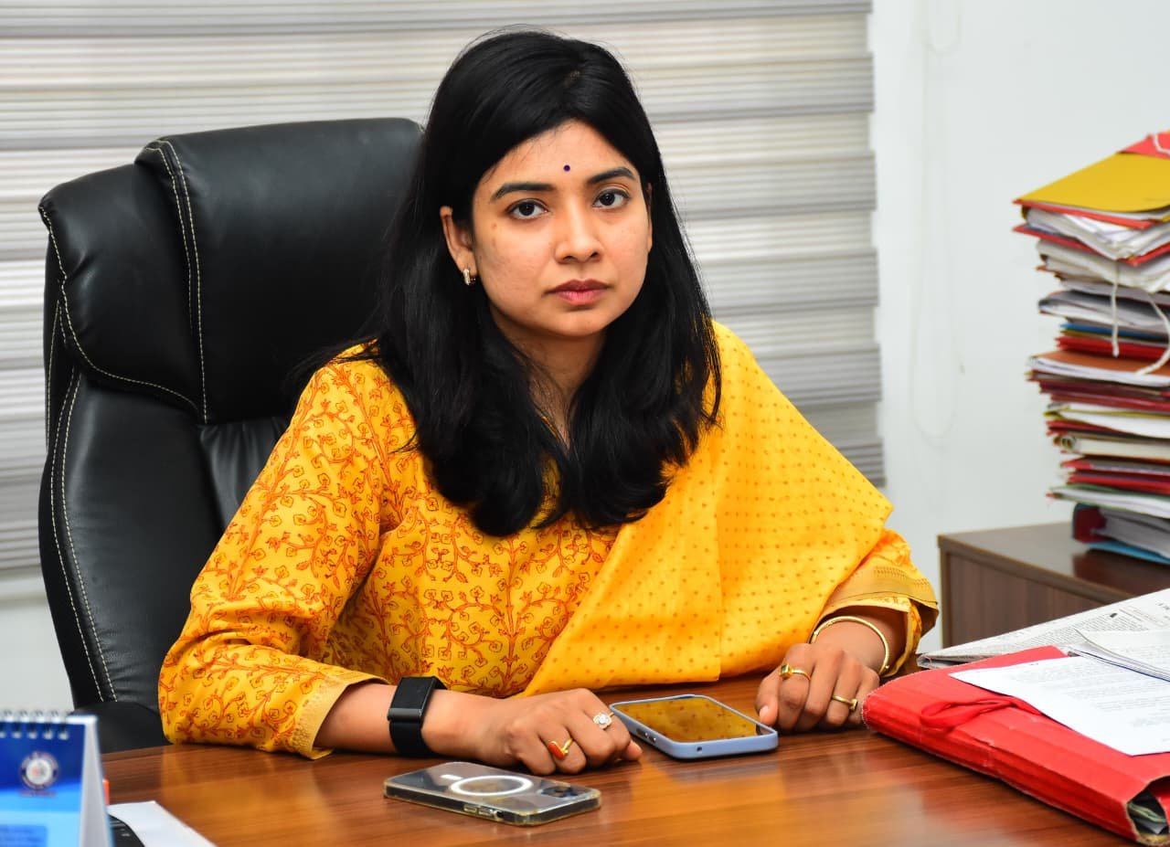 కొనుగోలు కేంద్రాలు, గోదాముల్లో తాగునీరు, ఓఆర్ఎస్ ప్యాకెట్లు అందుబాటులో పెట్టాలి  జిల్లా కలెక్టర్ గరిమ అగ్రవాల్